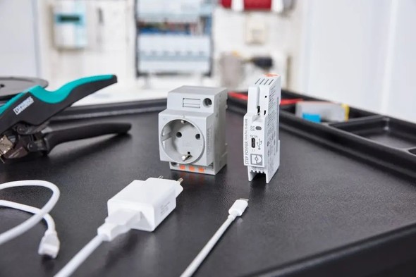�R���p�N�g�݌v��USB���d�ɑΉ�