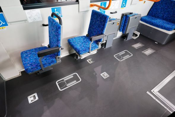 �Ԃ��������^�b�`�Œ葕�u�𑕔�