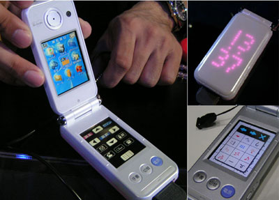 使いやすさ と かっこよさ の両立を目指す 2画面携帯 が生まれるまで Ceatec Japan 05 Itmedia Mobile
