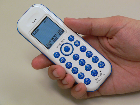 ポップでシンプルなケータイが欲しかった――開発担当者に聞く「nico