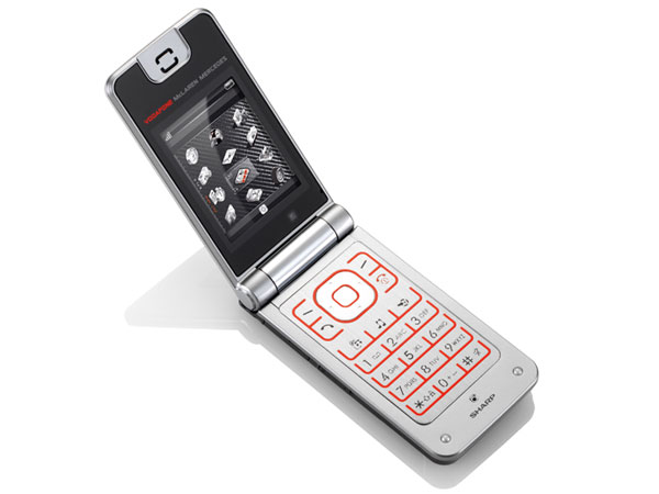 マクラーレンケータイ」、Vodafoneから登場 - ITmedia Mobile