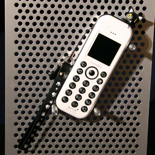 ウィルコム　willcom nico neco 子猫のキャラをあしらった「」