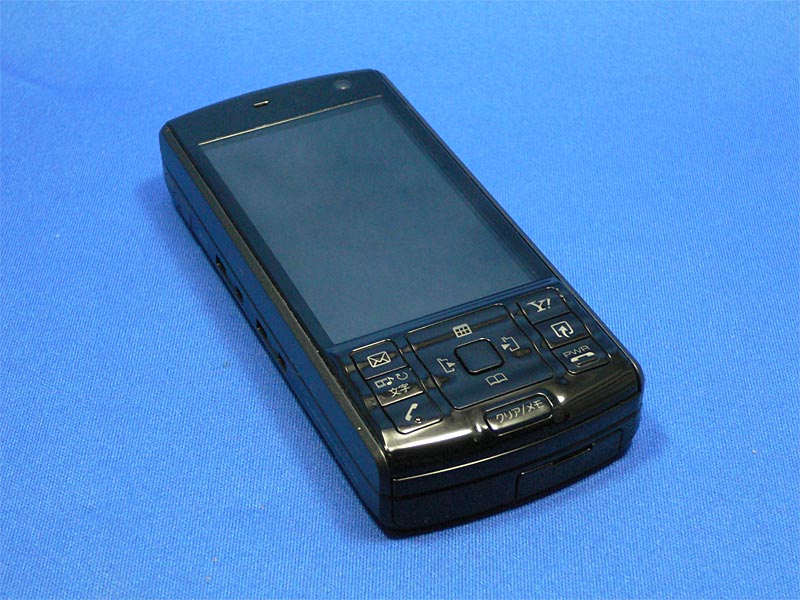 SoftBank TOSHIBA 911T レッド 圧倒的な“高機能”が心地いい──ハイエンド機「911T」の実力に迫る