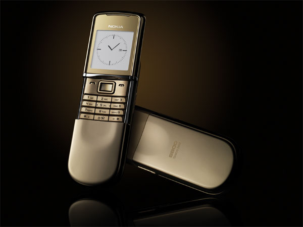 すべての瞬間、美しい──Nokiaのプレミアム携帯「8800 Sirocco