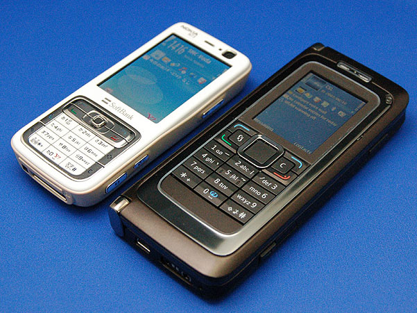 写真で解説する「Nokia E90 Communicator」 - ITmedia Mobile