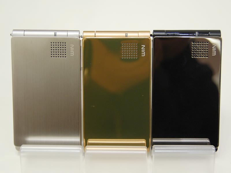 W55T au TOSHIBA ゴールド 写真で解説する「W55T」（1/2 ページ） - ITmedia Mobile