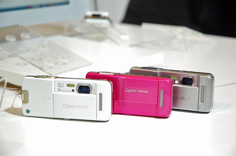 写真で解説する「Cyber-shotケータイ SO905iCS」（1/2 ページ