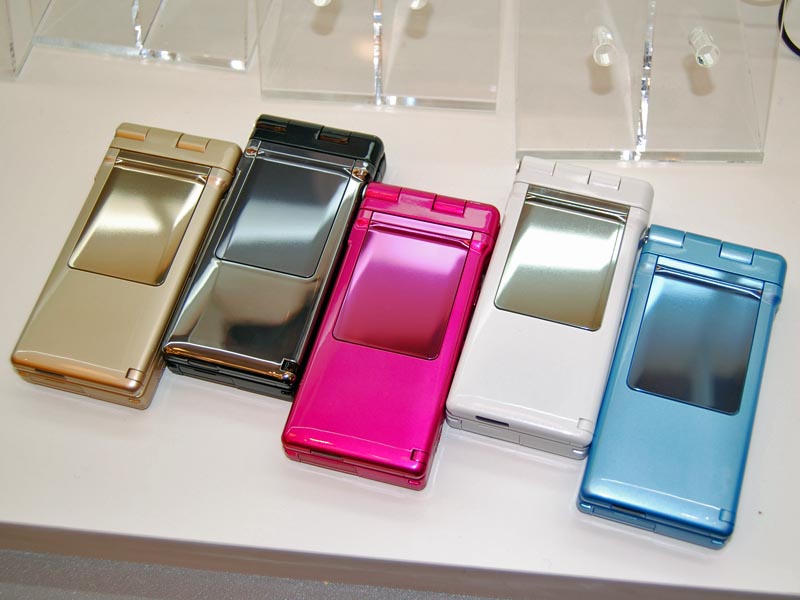 VIERAケータイ”「920P」と防水ケータイ「822T」、2月29日発売