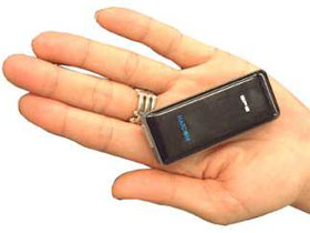 スマートフォンやpdaにgps機能を シーエフ カンパニーのbluetooth対応gpsレシーバー Itmedia Mobile