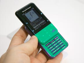 写真で解説する「Walkman Phone, Xmini」（1/3 ページ） - ITmedia Mobile