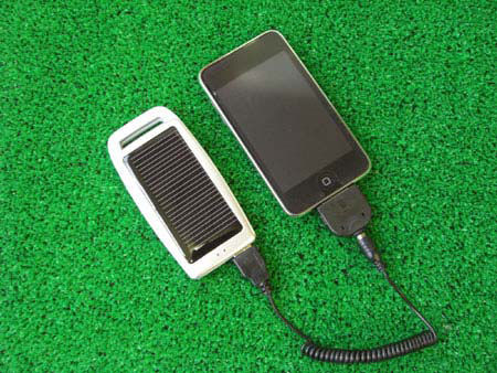 iPhoneや3G携帯に対応――太陽光で充電できる「モバイルソーラー充電器」 - ITmedia Mobile