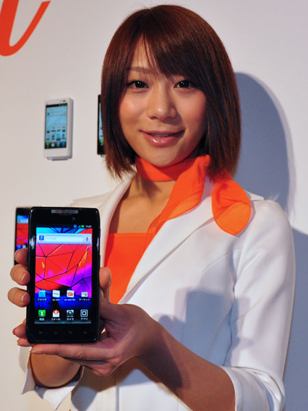 写真で解説する「MOTOROLA RAZR IS12M」（1/3 ページ） - ITmedia Mobile