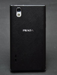写真で解説する「PRADA phone by LG L-02D」：初代PRADA phoneとの比較