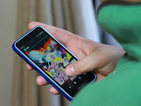 スマートフォン For ジュニア Sh 05e を小学4年生男子に使わせてみた 1 2 ページ Itmedia Mobile