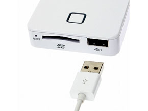 KDDI、簡単バックアップ＆再生可能な「ワイヤレスメモリカードリーダー／ライターA」を発売 - ITmedia Mobile