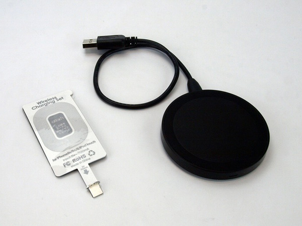 厚さ1ミリ、iPhoneをワイヤレス充電仕様にする薄型充電シート