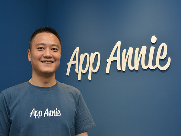 app annie パーカー 送られて トップ