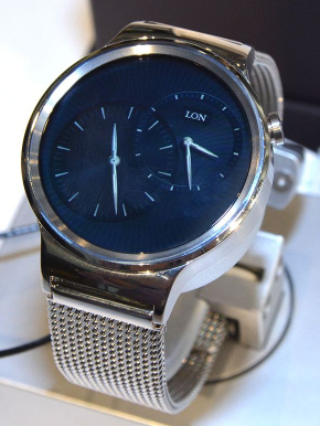 ウェアラブルデバイスっぽさを払拭、普通の腕時計に見える「Huawei
