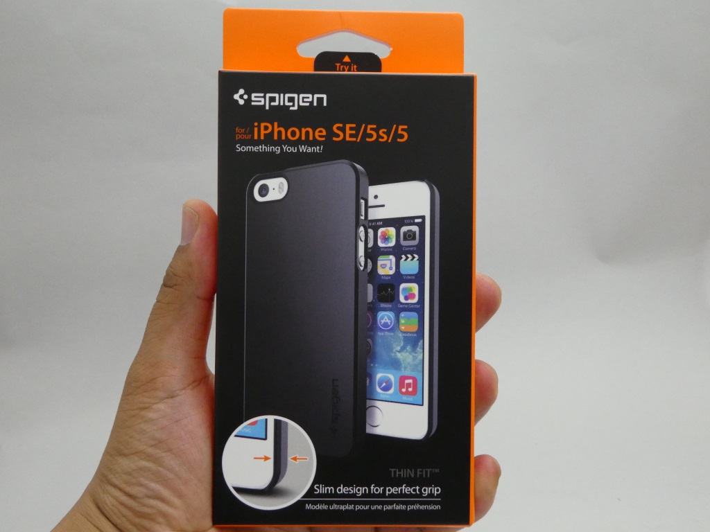 Spigenの Iphone Se 用ケースを Iphone 5s に装着してみた ピッタリ入る Itmedia Mobile