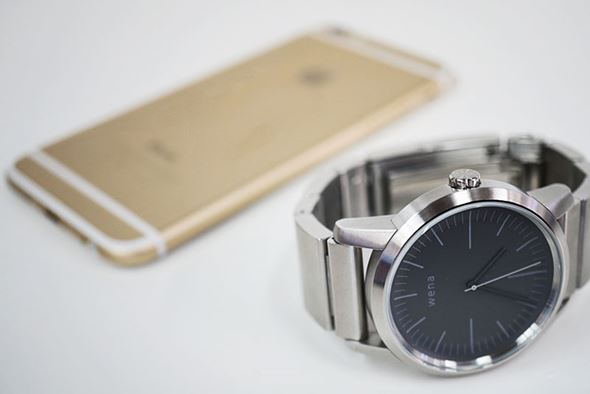 ソニーの最新スマートウォッチ Wena Wrist と Smartwatch 3 を使い比べてみた 禁断の合体も 2 4 ページ Itmedia Mobile
