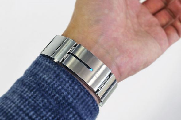 ソニーの最新スマートウォッチ Wena Wrist と Smartwatch 3 を使い比べてみた 禁断の合体も 2 4 ページ Itmedia Mobile
