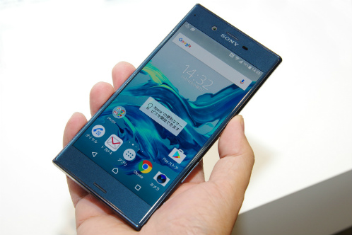 カメラや電源周りが進化 写真で解説する Xperia Xz So 01j Xperia X Compact So 02j 1 2 ページ Itmedia Mobile