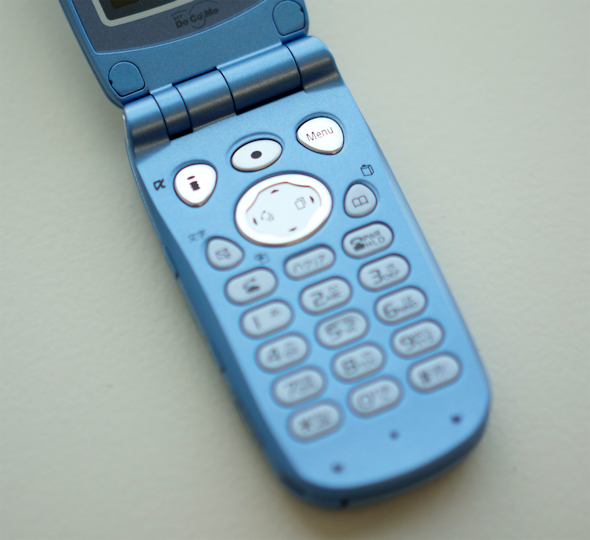 スマートフォン/携帯電話 携帯電話本体 大人気「N」ブランドの折りたたみケータイ「N503iS」：懐かしの 