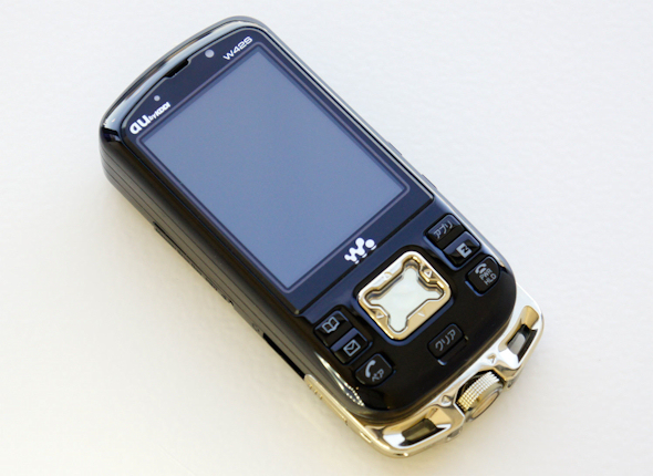日本初の ウォークマンケータイ はauから登場 W42s Itmedia Mobile