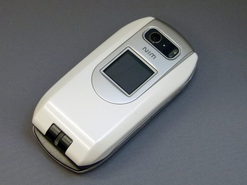 BREWアプリ対応のジョグダイヤル付きWINケータイ「W21S」：懐かしの
