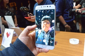 ZenFone 4 Selfie Pro̕WJ