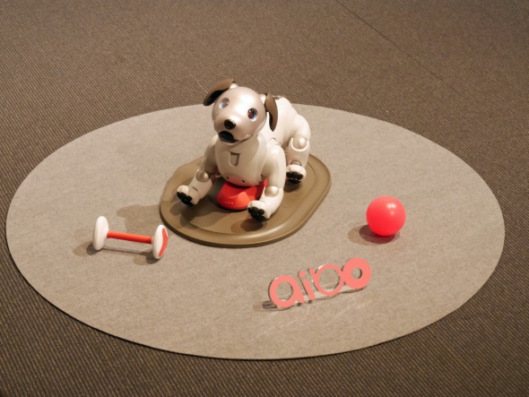 ソニーの犬型ロボット Aibo アイボ 復活 1月11日発売 Lteで通信ok Itmedia Mobile