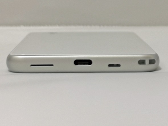 USB Type-C[q