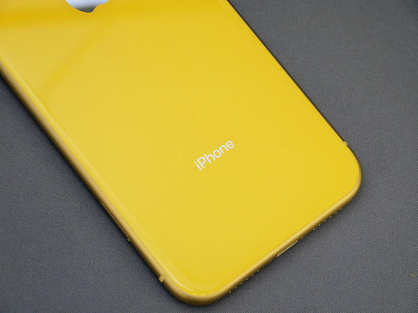 こんなiphone見たことない 写真で見る Iphone Xr のイエロー Itmedia Mobile