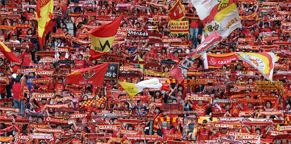 Kddiと名古屋グランパスエイト 新たなサッカー観戦体験の実現に向けたパートナーシップを締結 Itmedia Mobile