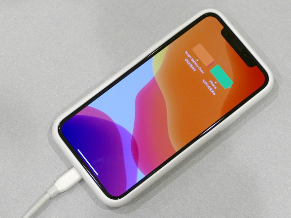 使い勝手はどう Iphone 11 Pro用 Smart Battery Case を試す Itmedia Mobile