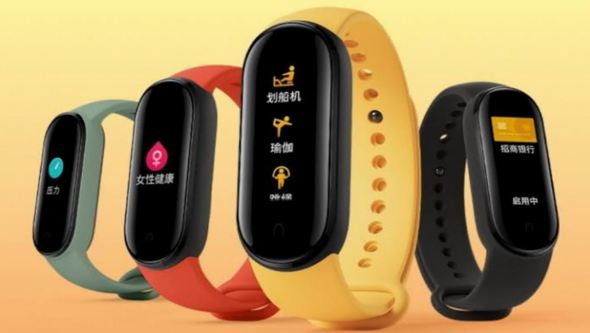 Mi Smart Band 5 は画面が大きく マグネット式充電採用 エヴァのウォッチフェイスも Itmedia Mobile