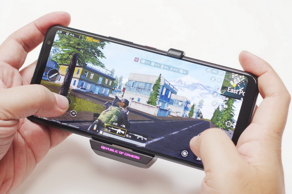 ゲーミングスマホ Rog Phone 3 は快適だが ゲーム市場の異変が気になる Mvnoの5g Simも試した 1 3 Itmedia Mobile