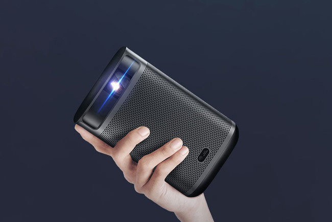＋Style、手のひらサイズのフルHDポータブルプロジェクター「XGIMI