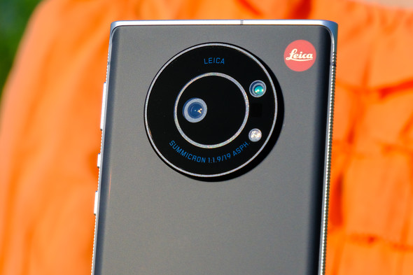 ライカのスマホ「Leitz Phone 1」はここが“新しい” AQUOS R6との違いも ...