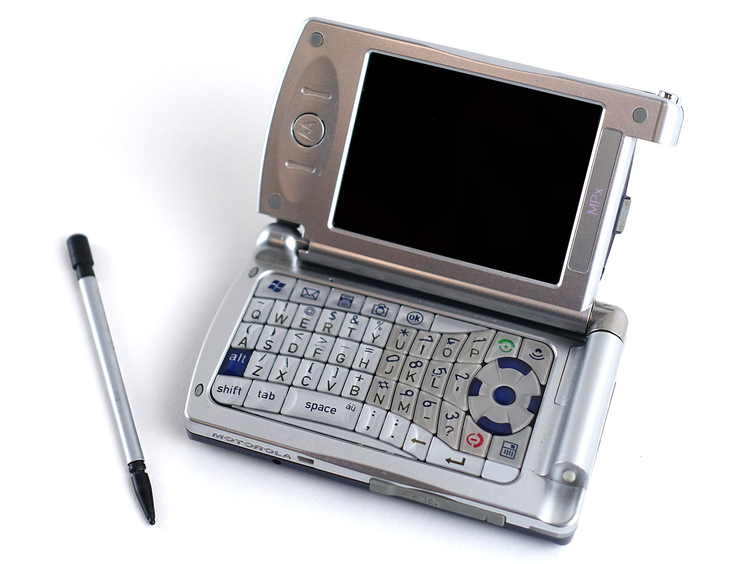 モトローラ モトローラ」と「FCNT」を使いドコモ参入を果たした中国企業「レノボ