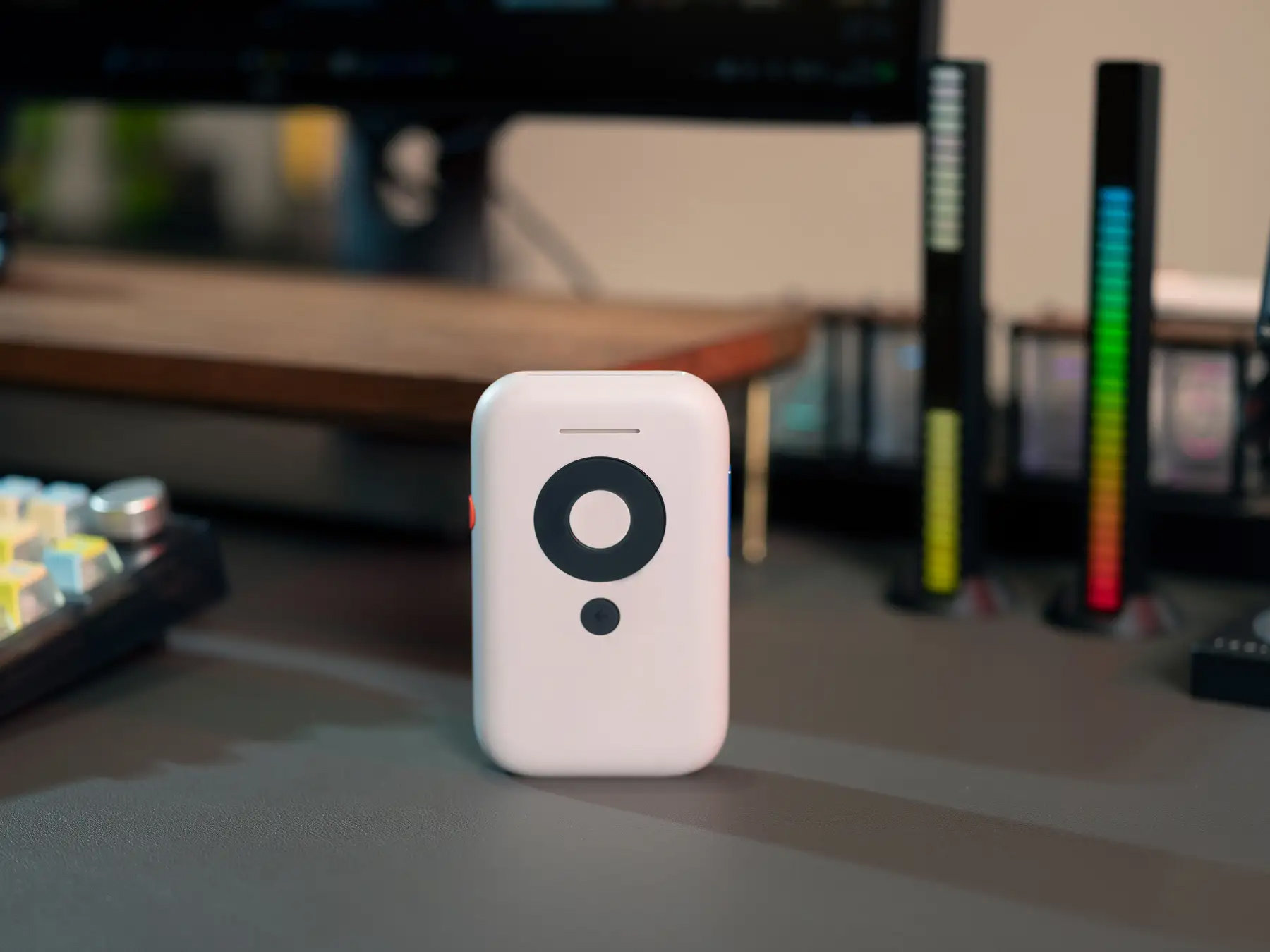 スマートグラスとスマホを接続、リモコン型デバイス「XREAL Beam」発売 