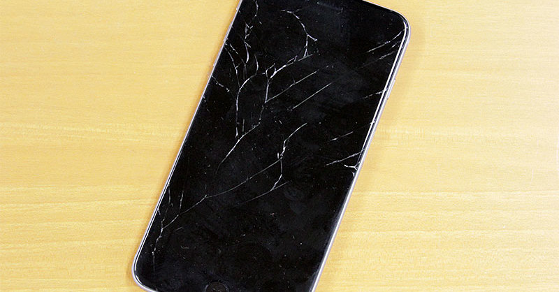 スマートフォンの画面が割れたときにやってはいけないこと - ITmedia