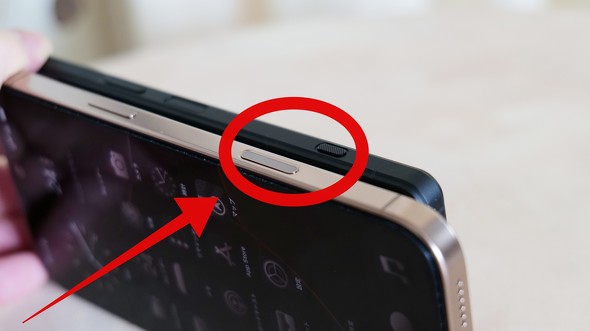 iPhone Xperia J Vb^[L[