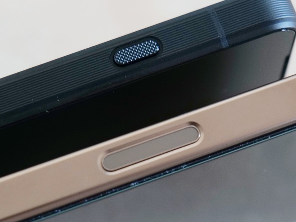 iPhone Xperia J Vb^[L[