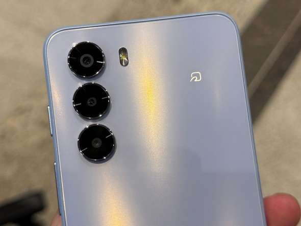 nubiaFlip2 �܂肽���݃X�}�z ZTE