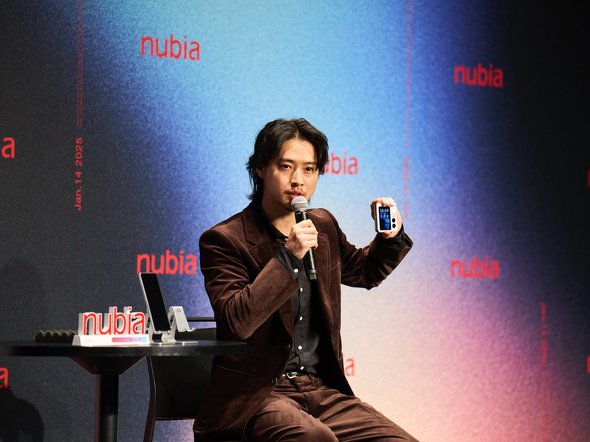 Ymobile CoC nubiaFlip2 r[ ܂肽݃X}z