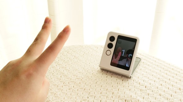 Ymobile CoC nubiaFlip2 r[ ܂肽݃X}z