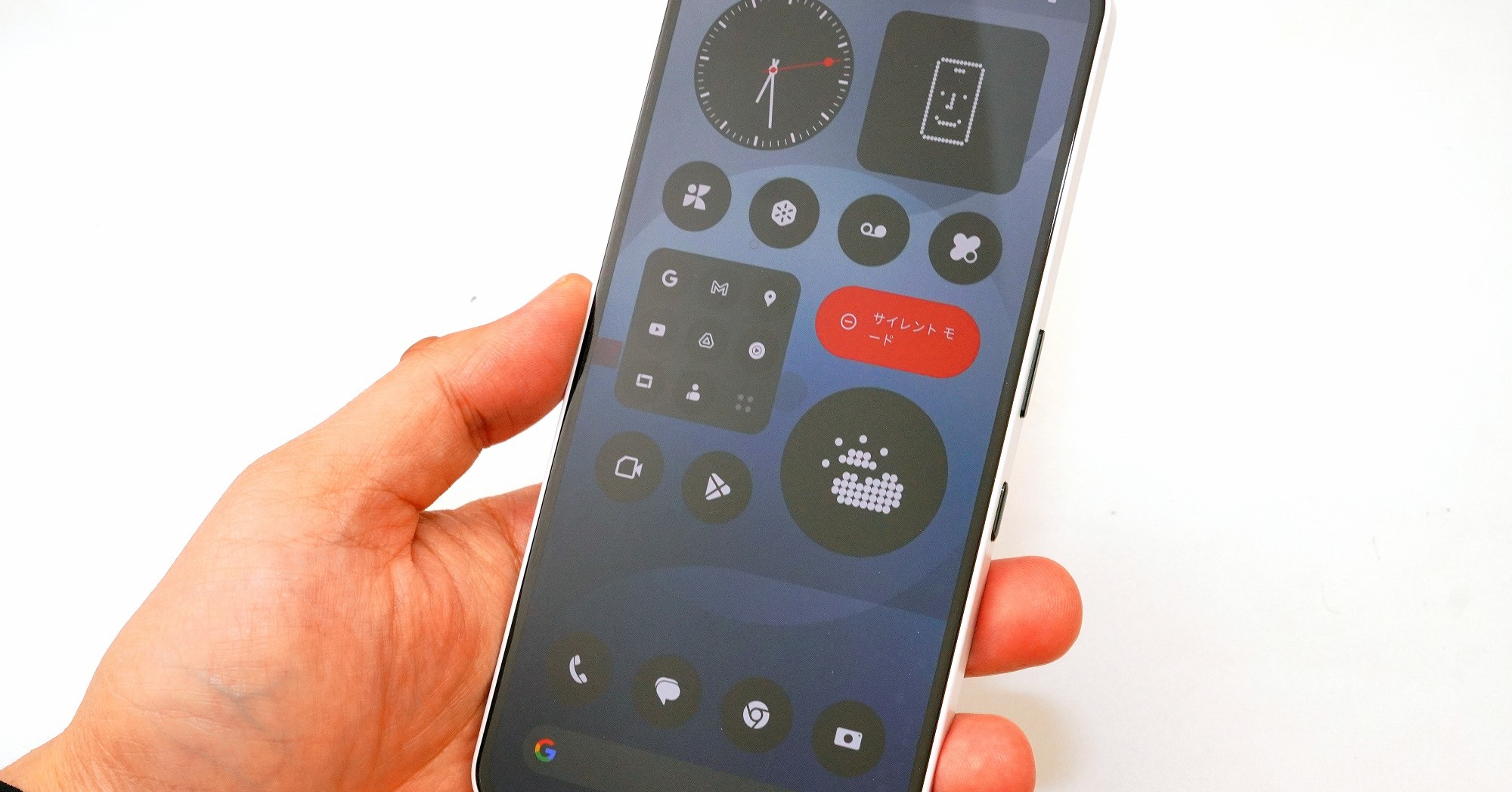 「Nothing Phone (3a)」の実力検証 予想外に使えたAI機能、処理能力やカメラも進化した“本気”のデバイスだ:石野純也の ...