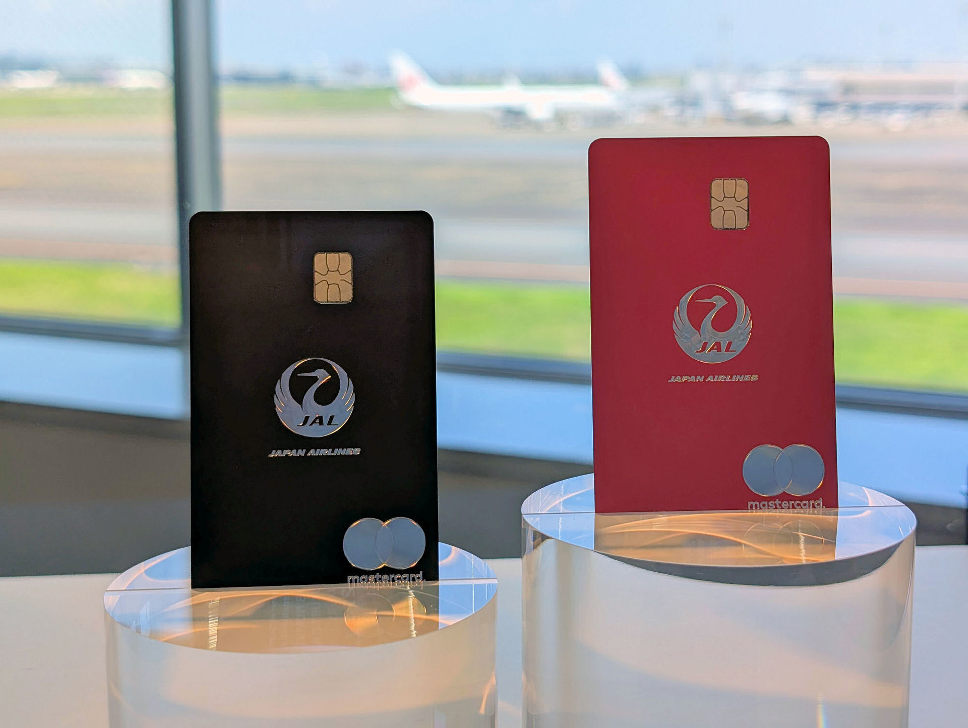JAL最高峰のメタルカード「JAL Luxury Card」登場 その美しさに圧倒