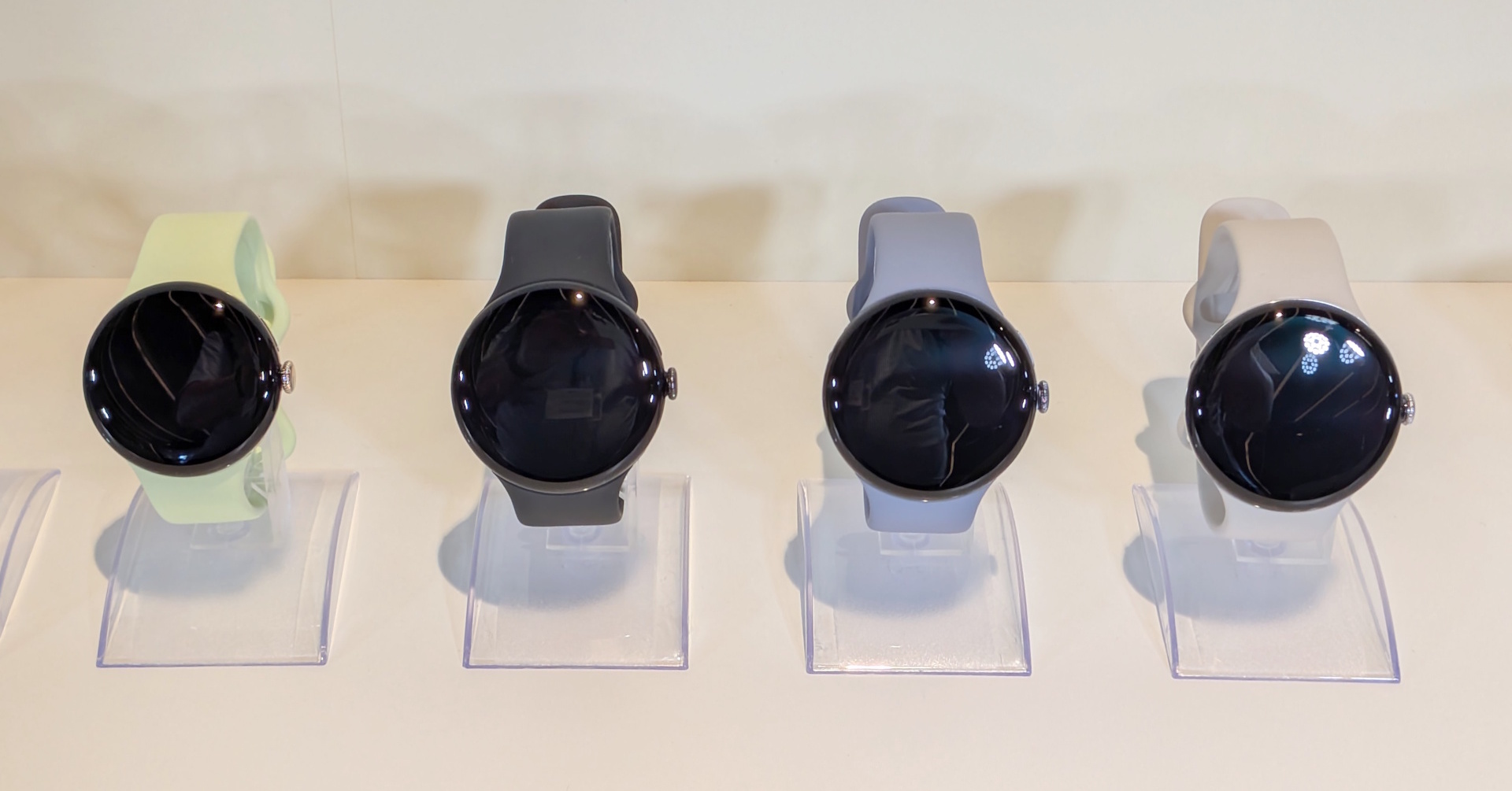 心電図測定に対応した「Pixel Watch 4」が10月9日に登場 より明るく 
